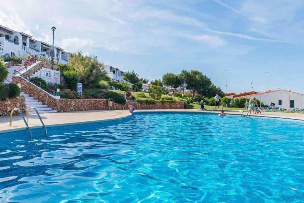 Lovely Hideaway With Pool And White Sand Beach Arenal d'en Castell Bagian luar foto