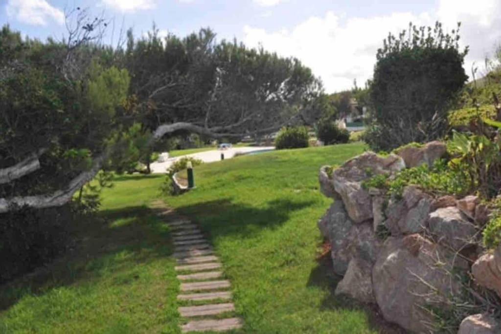 Lovely Hideaway With Pool And White Sand Beach Arenal d'en Castell Bagian luar foto