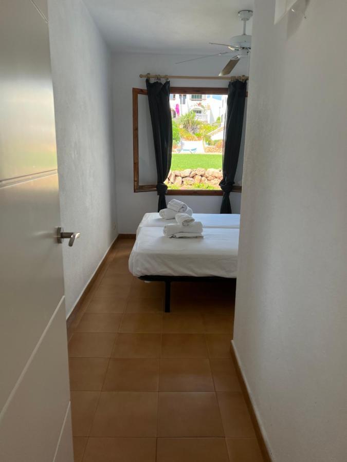 Lovely Hideaway With Pool And White Sand Beach Arenal d'en Castell Bagian luar foto