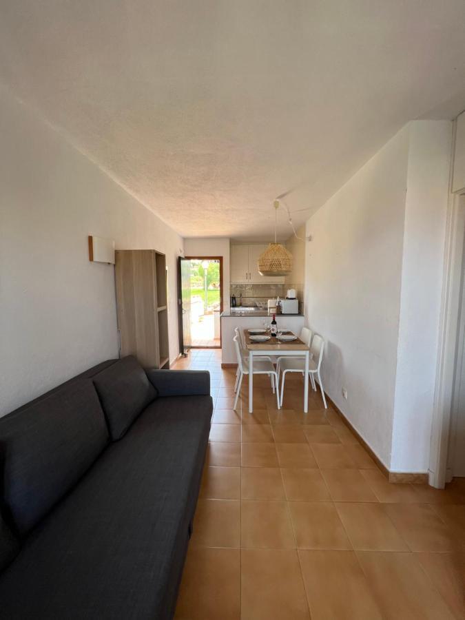 Lovely Hideaway With Pool And White Sand Beach Arenal d'en Castell Bagian luar foto