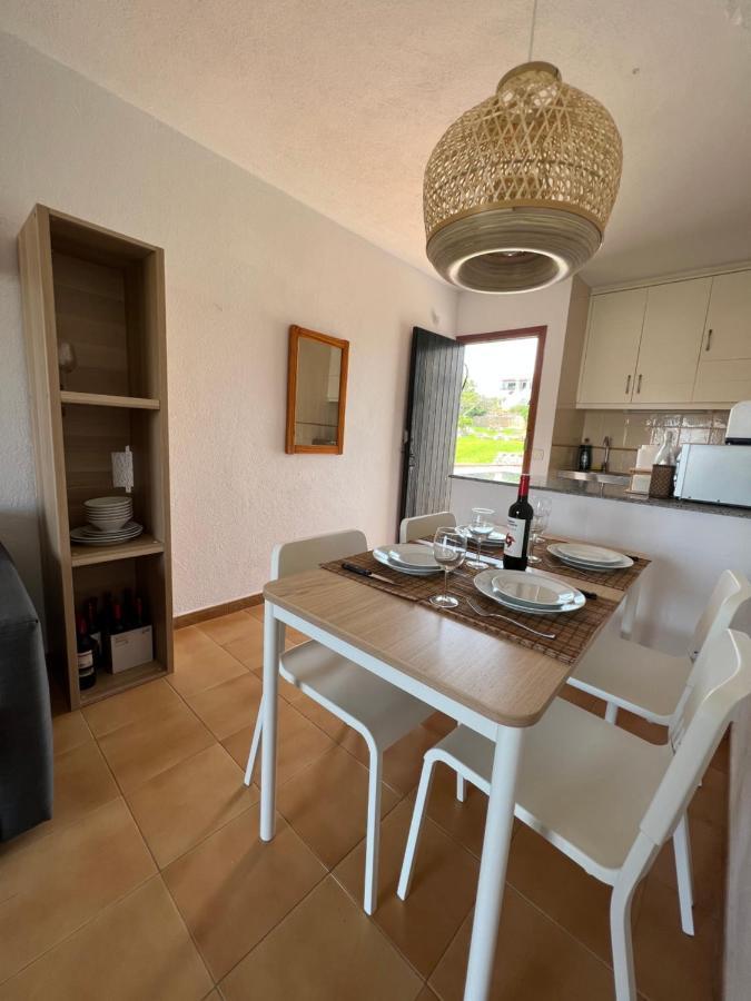 Lovely Hideaway With Pool And White Sand Beach Arenal d'en Castell Bagian luar foto
