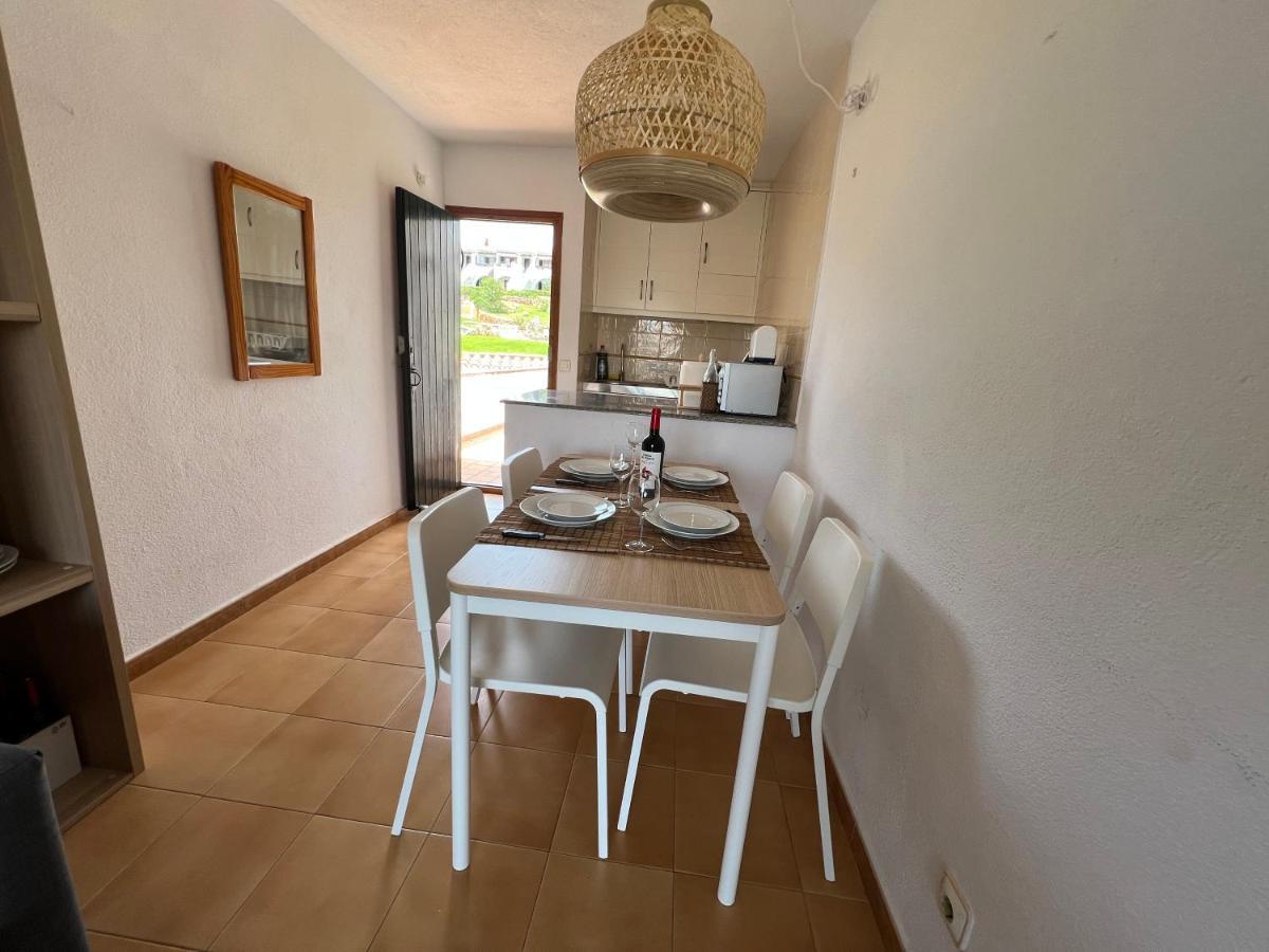 Lovely Hideaway With Pool And White Sand Beach Arenal d'en Castell Bagian luar foto